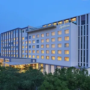 5* מלון Radisson Agra